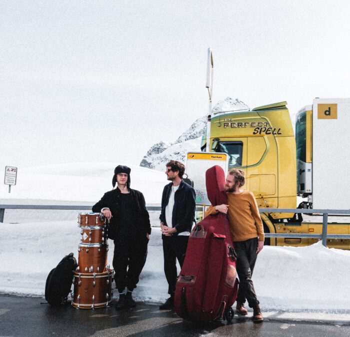 JULIER SQUARE Raphael Walser - Double Bass